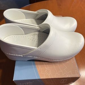 DANSKO White Professional Box Nursing Shoes (BRAND NEW)